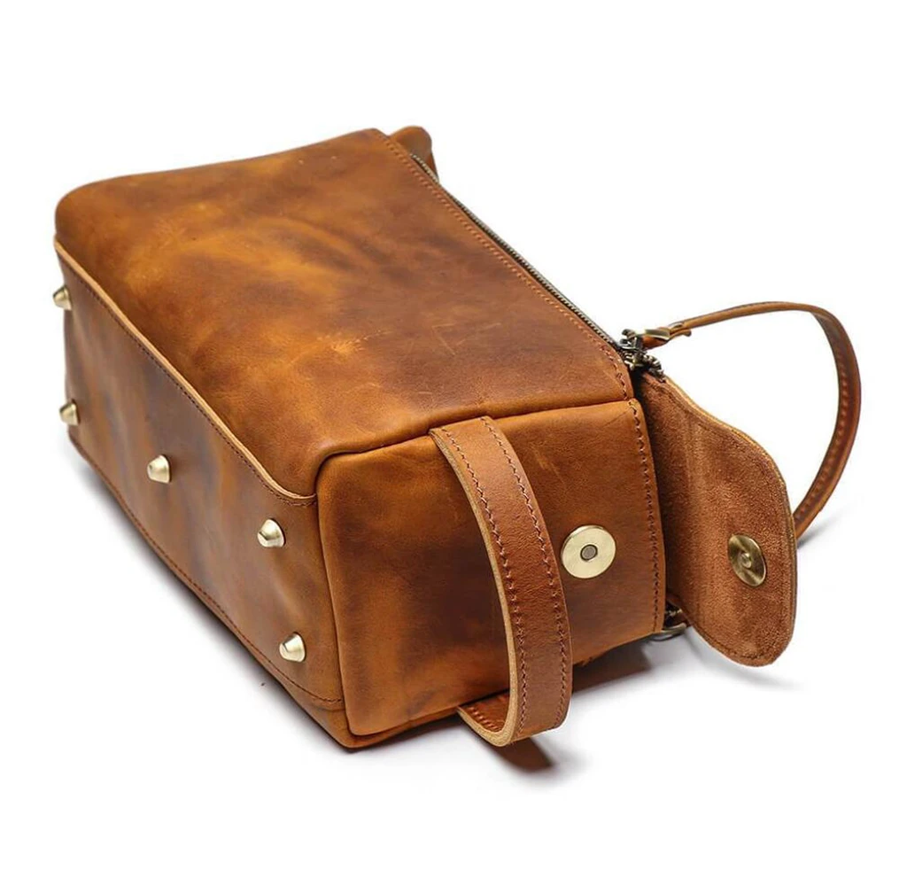 Unique Groomsmen Gift, Personalized Leather Toiletry Bag, Leather Dopp Kit