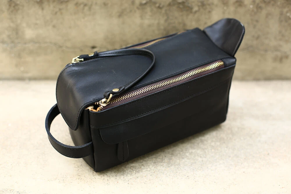 Unique Groomsmen Gift, Personalized Leather Toiletry Bag, Leather Dopp Kit