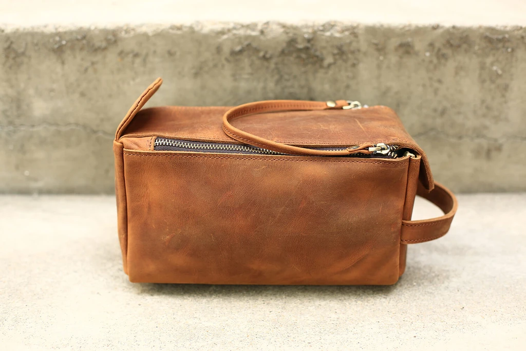 Unique Groomsmen Gift, Personalized Leather Toiletry Bag, Leather Dopp Kit
